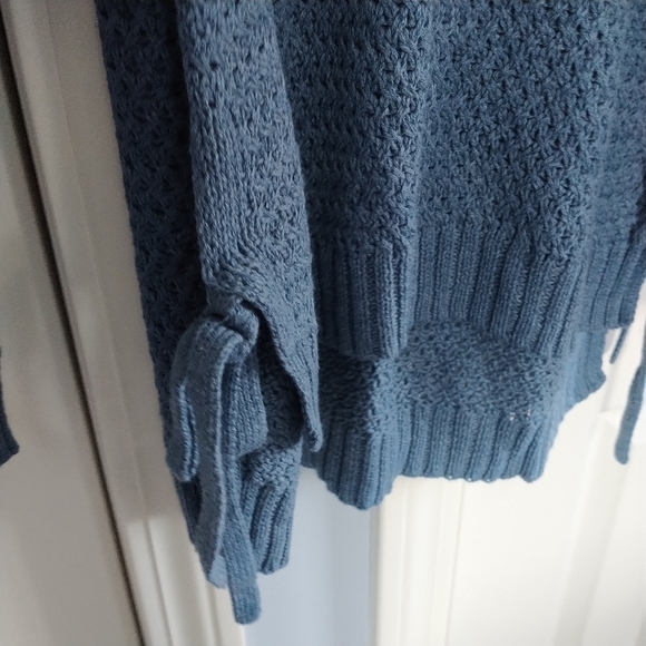 Universal Thread Blue V Neck Crochet Sweater M - Picture 6 of 13